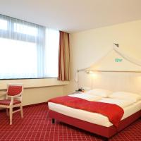 Трехместный (Улучшенный двухместный номер с 1 кроватью и дополнительной кроватью) отеля Mercure Hotel Chateau Berlin am Kurfürstendamm, Берлин