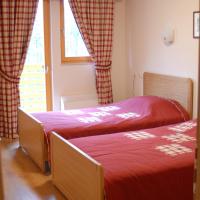 Апартаменты (Апартаменты с 3 спальнями и балконом) апарт-отеля Aparthotel Snjezna Kraljica, Загреб