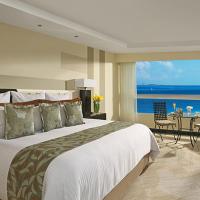 Двухместный (Номер Делюкс с прямым видом на океан и балконом) курортного отеля Dreams Sands Cancun Resort & Spa, Канкун