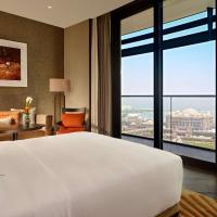 Двухместный (Номер с кроватью размера «king-size» и живописным видом) отеля Grand Hyatt Abu Dhabi Hotel & Residences Emirates Pearl, Абу-Даби