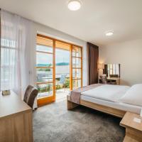 Двухместный (Стандартный двухместный номер с 2 отдельными кроватями) отеля Maximus Resort, Брно