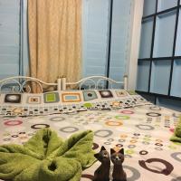 Двухместный (Двухместный номер с 2 отдельными кроватями, кондиционером и общей ванной комнатой) гостевого дома New Phiman Riverview Guesthouse, Бангкок