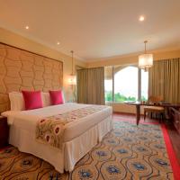 Четырехместный (Luxury Room City View King Bed) отеля Taj Krishna, Хайдарабад