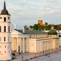 Сьюит (Люкс «Гранд») отеля Kempinski Hotel Cathedral Square, Вильнюс
