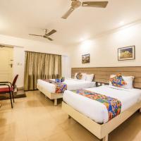 Трехместный ((Sanitised) Executive Triple Room) отеля FabHotel Flamingo Anna Nagar, Ченнаи