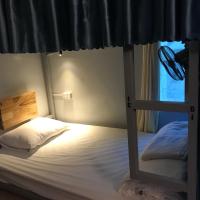 Номер (Кровать в общем 6-местном номере для мужчин и женщин) хостела Luna's House, Катба