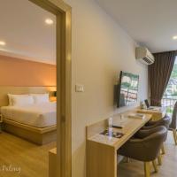 Семейный (Семейный номер) отеля New Square Patong Hotel, Пхукет