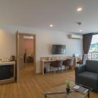 Семейный (Семейный номер) отеля New Square Patong Hotel, Пхукет