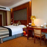 Двухместный (Mainland Chinese Citizen - Sunrise Seaview King Room with Balcony) отеля Yantai Golden Gulf Hotel, Яньтай