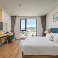 Двухместный (Двухместный номер Делюкс с 1 кроватью и видом на горы) отеля Seashore Hotel & Apartment, Дананг