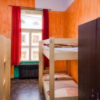 Номер (Общий шестиместный номер для мужчин и женщин) хостела Prague Square Hostel, Прага