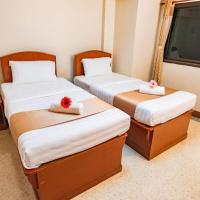 Двухместный (Стандартный номер с 2 отдельными кроватями в уличном крыле) отеля D&D Inn, Бангкок