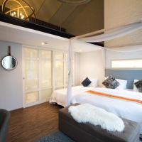 Сьюит (Люкс Explorer (дополнительная кровать)) отеля Hotel NuVe Heritage, Сингапур (город)