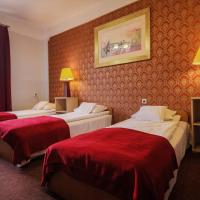 Трехместный (Трехместный номер с общей ванной комнатой) хостела Red Carpet Hostel, Краков