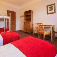 Семейный (Пятиместный номер с общей ванной комнатой) хостела Red Carpet Hostel, Краков