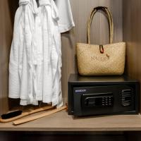 Двухместный (Улучшенный двухместный номер с 2 отдельными кроватями и видом на город) отеля The Nalod Da Nang, Дананг