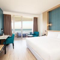 Одноместный (Одноместный номер Делюкс с видом на море) отеля Grand Hotel Sharjah, Шарджа