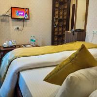 Двухместный (Ekaant room river view with Balcony (Darshan Assistance for Kashi Vishwanath Temple Available)) отеля Palace On Steps, Варанаси