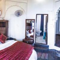 Сьюит (Kashi Suite with Balcony and River View (Darshan Assistance for Kashi Vishwanath Temple Available)) отеля Palace On Steps, Варанаси