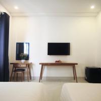 Двухместный (Улучшенный двухместный номер с 2 отдельными кроватями и окном) отеля Cavilla, Дананг