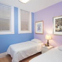 Двухместный (Private Two Bed Room – Shared Bathroom) хостела Chicago Parthenon Hostel, Чикаго