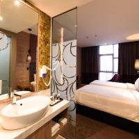 Двухместный (Superior Room with 1 Double Bed, Executive Floor) отеля Mercure Selangor Selayang, Куала-Лумпур