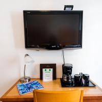 Четырехместный (Улучшенный двухместный номер с 1 кроватью) отеля Majestic Hotel South Beach, Майами-Бич