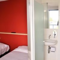 Двухместный (Twin Room (Towels, WIFI, TV)) отеля Eklo Hotels Le Mans, Ле-Ман