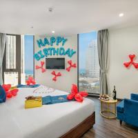 Сьюит (Двухместный люкс с 1 кроватью и ванной, частичный вид на море) отеля Sea Corner Boutique Hotel & Apartment, Дананг