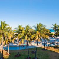 Сьюит (Люкс с кроватью размера «king-size» и видом на океан) отеля Colony Hotel, Майами-Бич