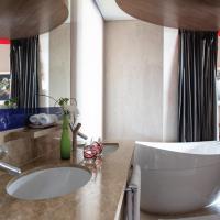 Трехместный (Номер «Премьер») отеля Jumeirah Creekside, Дубай