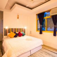 Двухместный (Standard Double Room - 3 Hours Early Check-in or Late Check out, Working Space, High Speed Wi-Fi) хостела goSTOPS Rishikesh, Ришикеш