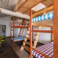 Номер (Спальное место на двухъярусной кровати в общем номере для женщин) отеля Bara Beach Home, Галле