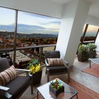 Сьюит (Президентский люкс с кроватью размера «king-size» и видом на холмы) отеля Hotel Sofitel Los Angeles at Beverly Hills, Лос-Анджелес