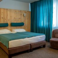 Двухместный (Улучшенный двухместный номер с 1 кроватью) отеля Hotel Cota O Mie, Синая