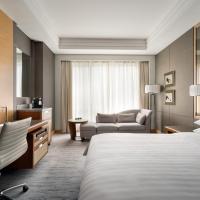 Двухместный (Клубный номер с кроватью размера «king-size», в стоимость входит мини-бар) отеля Shangri-La Kerry Hotel, Beijing, Пекин