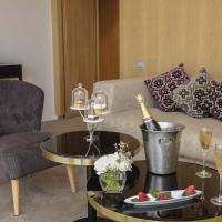 Сьюит (Люкс «Престиж» с кроватью размера «king-size», вид на горы) отеля Sofitel Marrakech Lounge and Spa, Марракеш