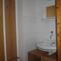 Двухместный (Двухместный номер с 2 отдельными кроватями и общей ванной комнатой) хостела Koleje J.A.Komenského, Брно