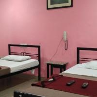 Трехместный (Classic Triple Room with AC) отеля Deccan Comforts, Хайдарабад