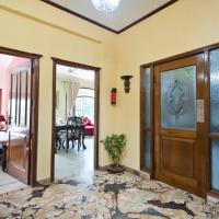 Двухместный (Двухместный номер с 2 отдельными кроватями и балконом) семейного отеля Prakash Kutir B&B, Нью-Дели