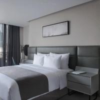 Сьюит (Пентхаус с 4 спальнями) отеля M Hotel Saigon, Хошимин