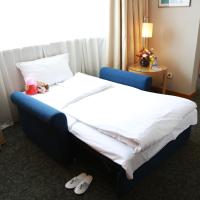 Семейный (Only for Mainland Chinese Citizens with Chinese ID Card - Family Room) отеля Jing Lun Hotel, Пекин