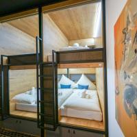 Номер (Comfort Bottom 120cm Capsule in 8-Bed Dormitory) хостела NEW! Boutique Capsule Hostel CHORS, Братислава