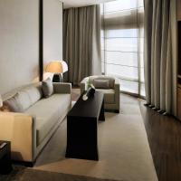 Двухместный (Classic Room with AED 200 Hotel Credit) отеля Armani Hotel Dubai, Дубай