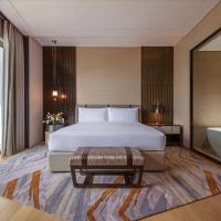 Сьюит (Люкс Crest с кроватью размера «king-size») отеля Swissotel The Stamford, Сингапур (город)