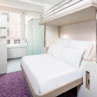 Двухместный (Номер «Премиум» с двухъярусной кроватью размера «queen-size») отеля Yotel San Francisco, Сан-Франциско