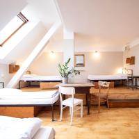 Номер (Кровать в общем 6-местном номере для женщин) хостела Sir Toby's Hostel, Прага