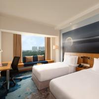 Двухместный (Executive Premier Floor 2 Single Beds with 1 way airport transfer) отеля Novotel Hyderabad Convention Center, Хайдарабад