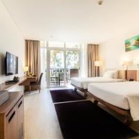 Сьюит (Premium Suite with Balcony - Garden View) курортного отеля Centara Sandy Beach Resort Danang, Дананг