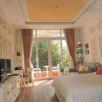 Сьюит (Junior Suite with Garden View Balcony + Free Laundry) отеля Chez Mimosa, Хошимин